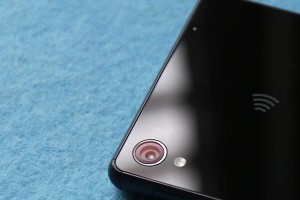 9.自拍滤镜：索尼Z3内置多种自拍滤镜，可以实时应用于自拍照片，让你能够在拍摄时就获得惊艳的艺术效果。