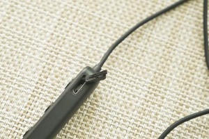 15块的耳机的性能如何？（价格低廉的耳机是否能提供出色的音质和舒适度？）