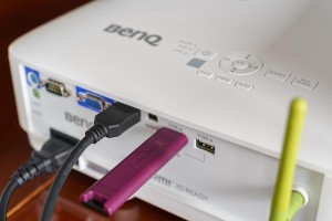 明基投影仪TX766的性能和功能评测（一款高性能、多功能的投影仪）