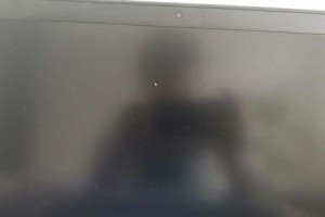电脑屏碎了开不了机,揭秘屏幕破碎后的困境与应对策略