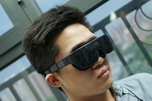 2K屏幕配VR眼镜（探究高清2K屏幕配VR眼镜的沉浸式体验与应用前景）
